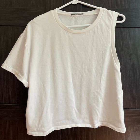 Zara Asymmetrical Sleeve T-Shirt - Picture 1 of 2